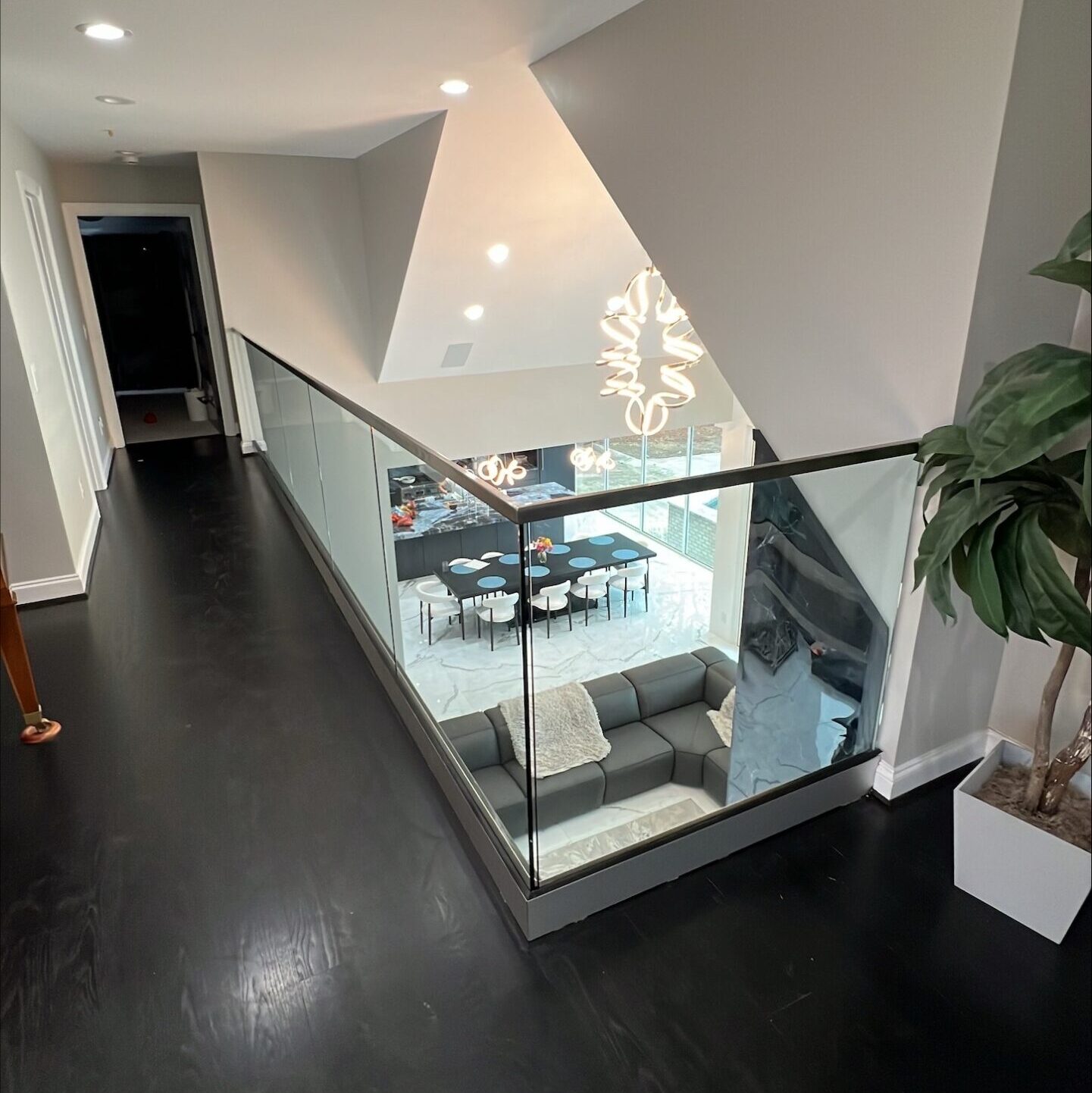 Residential glass railings